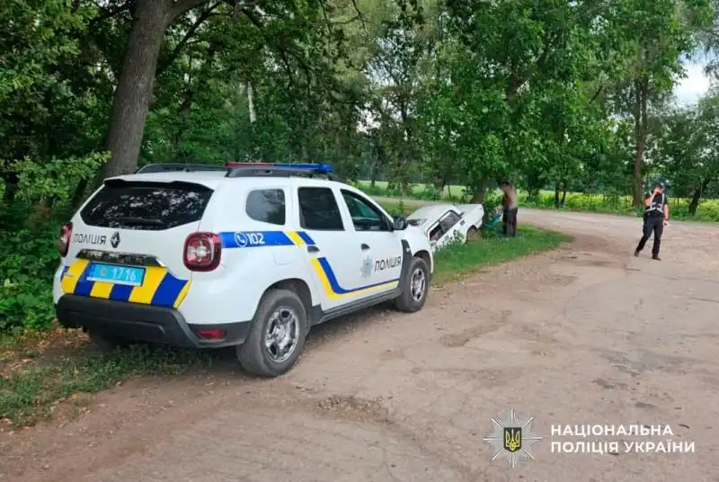 На Полтавщині п’яний водій після ДТП намагався дати хабар поліцейським