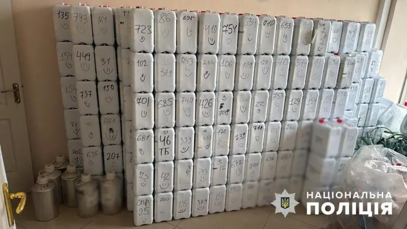 На Полтавщині викрили масштабне виробництво фальшивої косметики