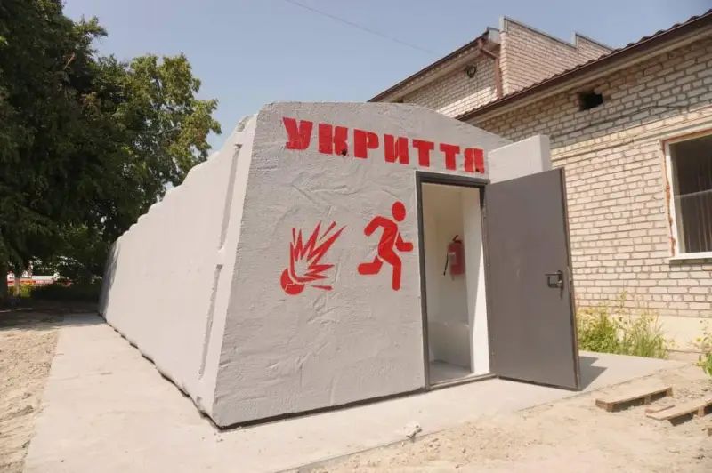 У Полтаві розглянуть проєкт встановлення 66 модульних укриттів